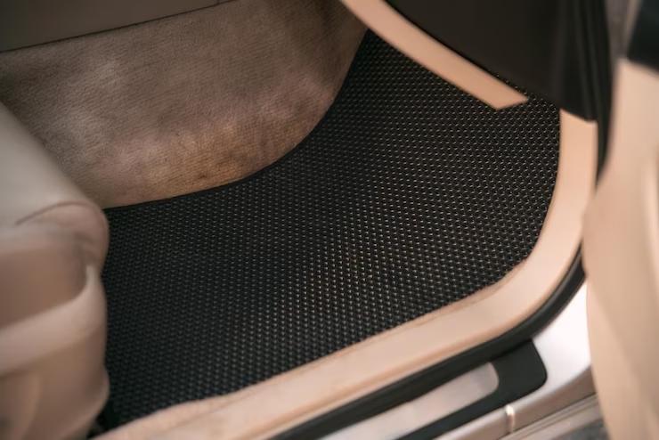 tapis-sol-voiture-eva-noir-premiere-rangee_782515-4189